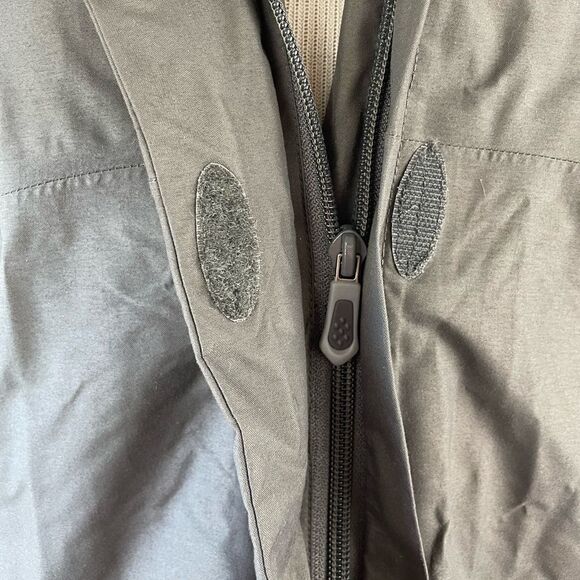 Salomon Gray Ski Jacket Size M EUC - Picture 8 of 12